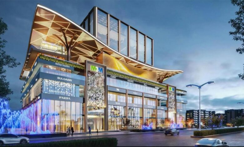 a large building with a lot of windows on it